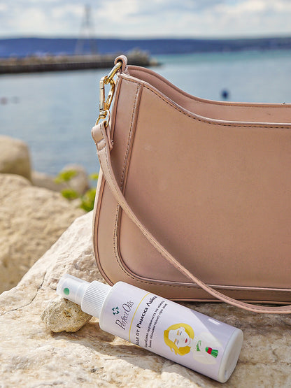 Вода от Римска лайка - При чувствителност, зачервяване и сухота | PerfectOils